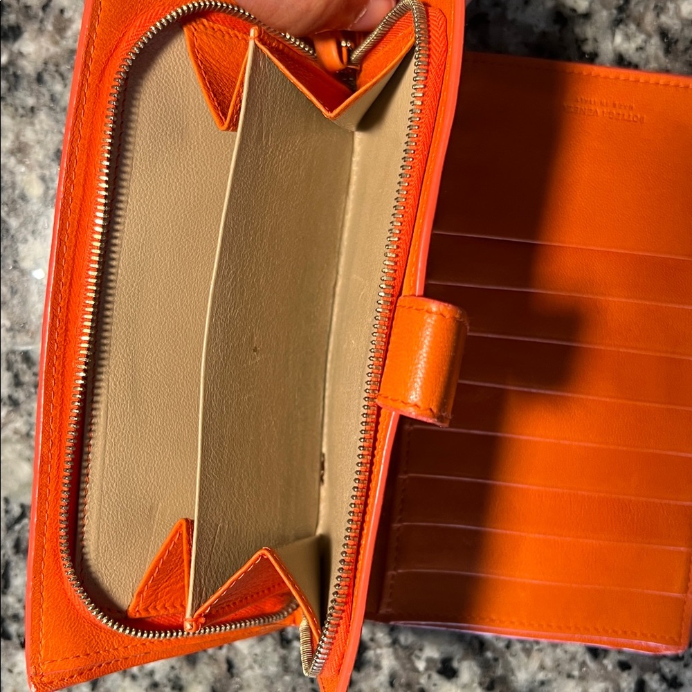 AUTHENTIC Bottega Veneta EUC Orange ๐ Wallet with Clasp - Picture 14 of 14